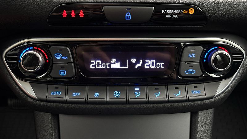 Hyundai i30 1.5 T-GDI AUT Style Kombi - fotka 13 z 29