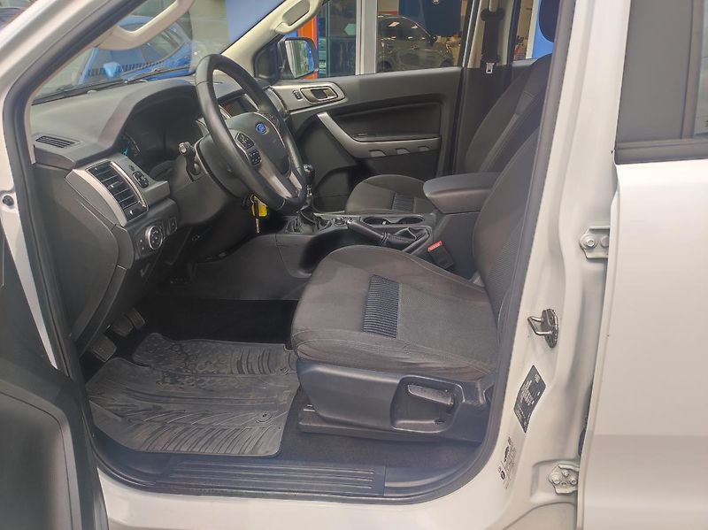 Ford Ranger (2021) 2.0, 125 kW 6st.man 4x4 XLT - fotka 11 z 27