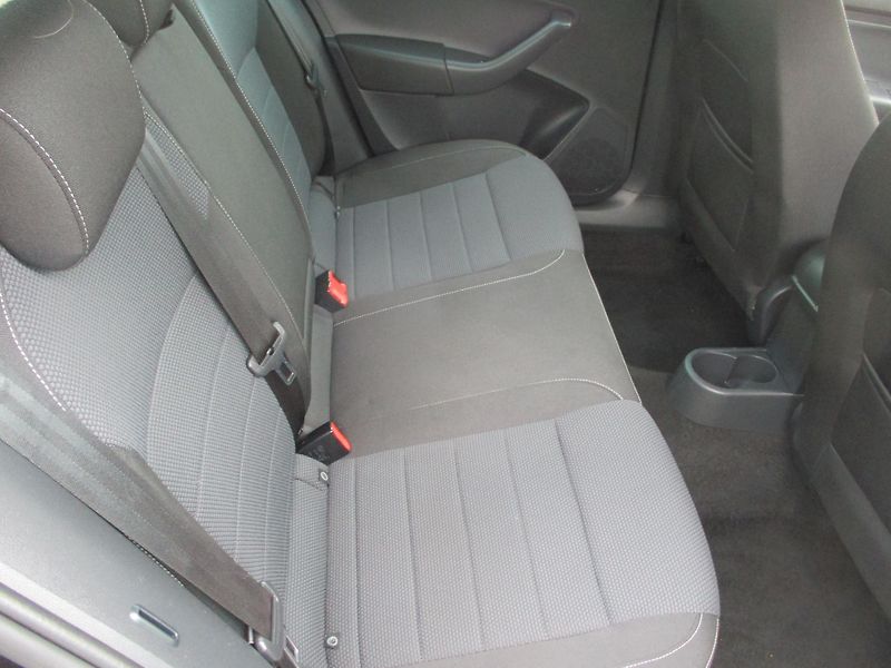 Škoda Rapid (2015) 1,6 TDi - fotka 8 z 12