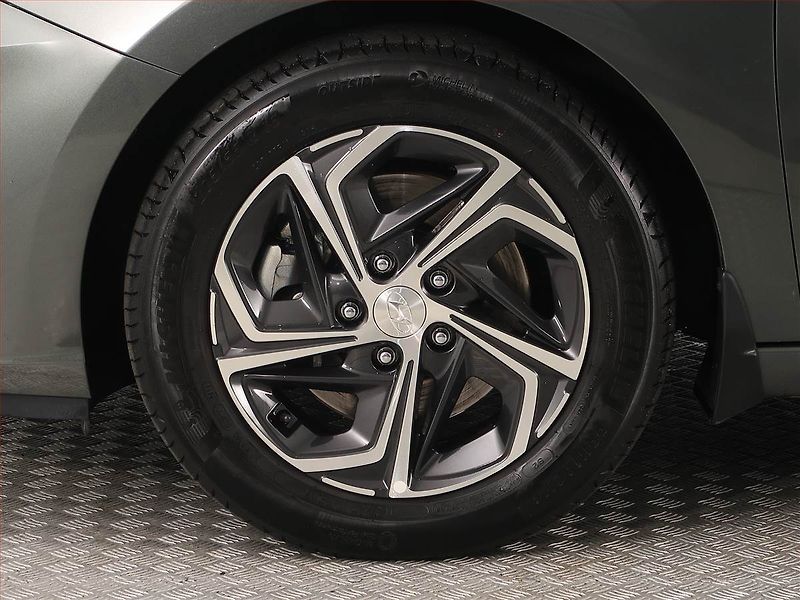 Hyundai i30 (2022) 1.5 T-GDI MHEV, Serv.kniha - fotka 14 z 17