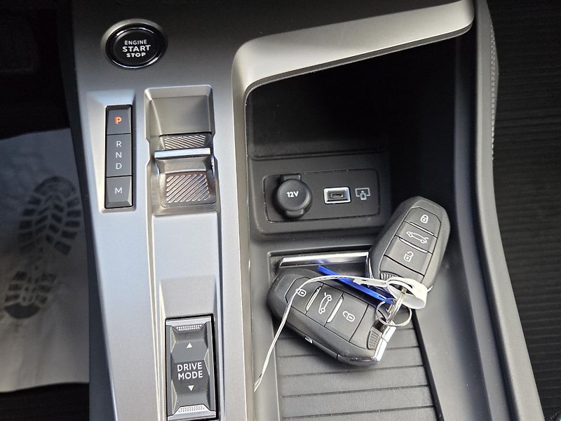 Peugeot 308 (2024) SW 1.2PT 130 ALLURE EAT8 - fotka 20 z 29