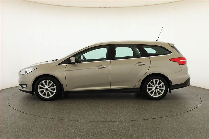Ford Focus (2016) 2.0 TDCi, Serv.kniha, Navi - fotka 3 z 18
