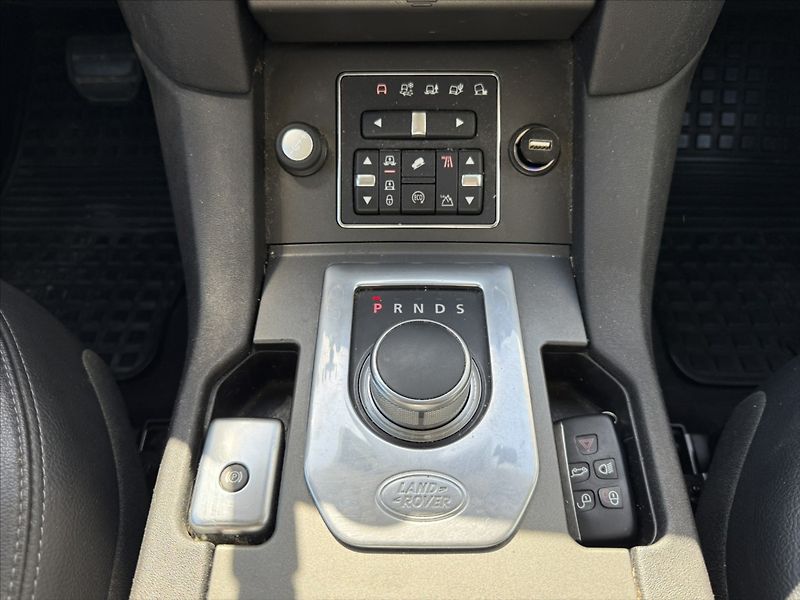 Land Rover Discovery 3,0 4 TDV6 HSE - fotka 20 z 23