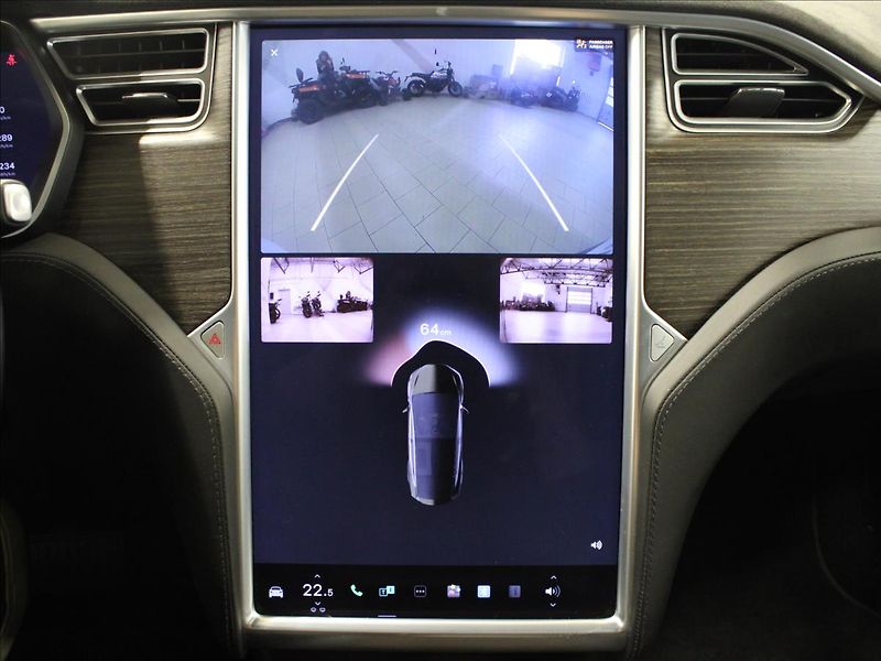 Tesla Model X 0,0 DUAL 90kWh 386KW TOP STAV - fotka 26 z 39