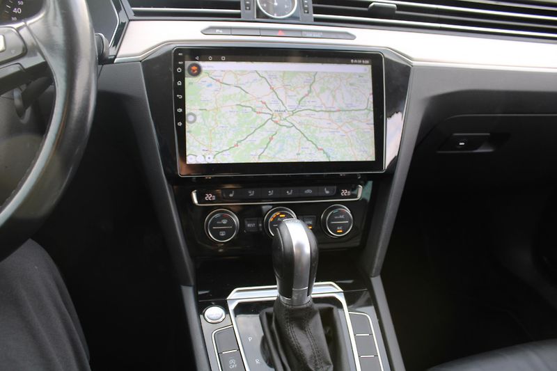 Volkswagen Passat (2017) 2,0TDI HIGHLINE XENONY ALUKOLA - fotka 15 z 17