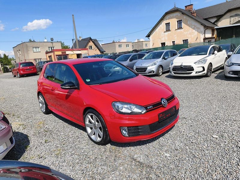 Volkswagen Golf (2012) - fotka 27 z 30