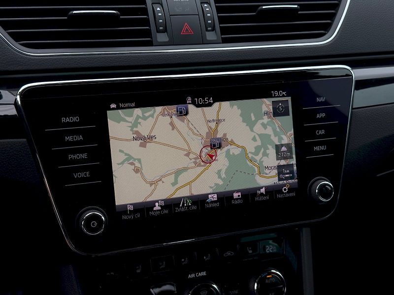Škoda Superb (2017) Combi 2.0 TSI 206 kW 4x4 DSG L - fotka 22 z 25