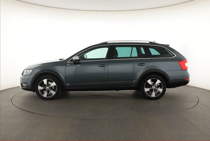 Škoda Octavia (2015) Scout 2.0 TDI, 4X4, Automat - fotka 3 z 16