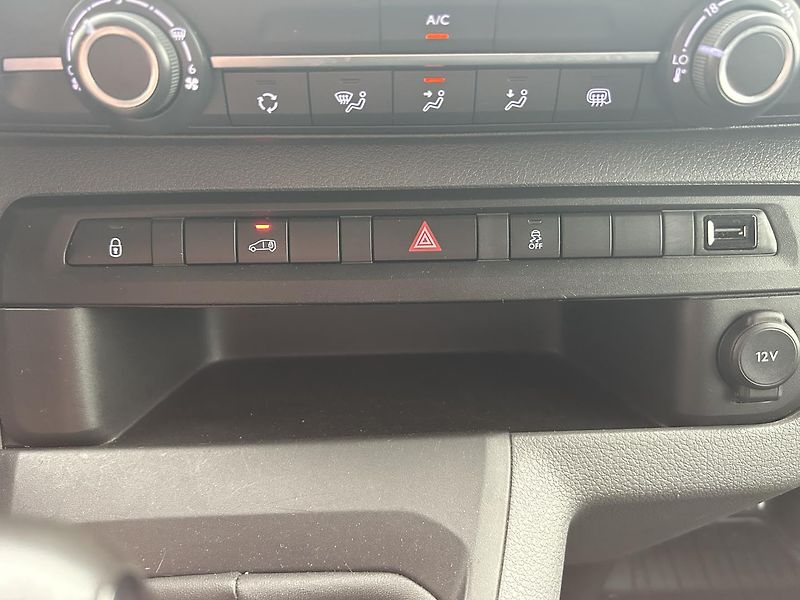 Toyota ProAce 2.0 D Active - fotka 9 z 22