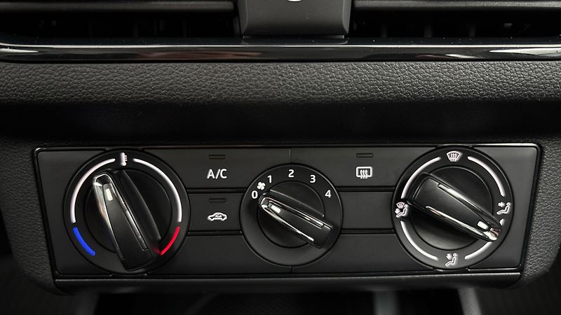 Škoda Scala 1.0 TSI Ambition - fotka 13 z 22