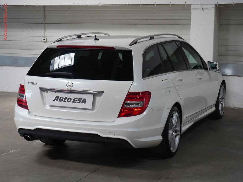 Mercedes-Benz Třídy C (2013) 1.6 C180, AT, navi, xenon - fotka 6 z 26