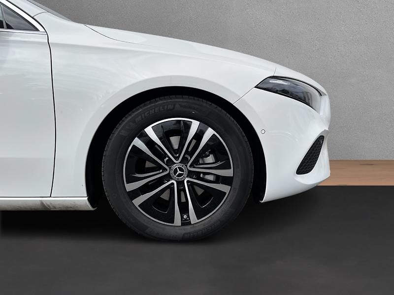 Mercedes-Benz Třídy A A-Třída 180 Progressive Editio - fotka 9 z 20