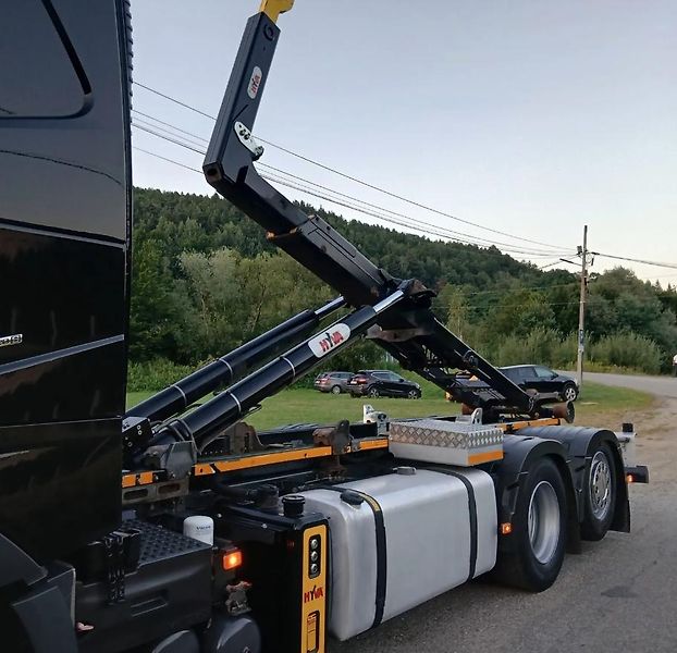 Volvo FH (2018) 500 6x2 JNK EURO 6 - fotka 6 z 12