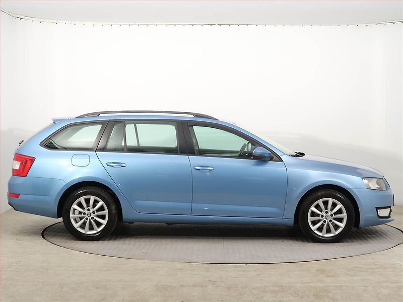 Škoda Octavia (2016) Ambition 1.6 TDI, Tempomat - fotka 6 z 14