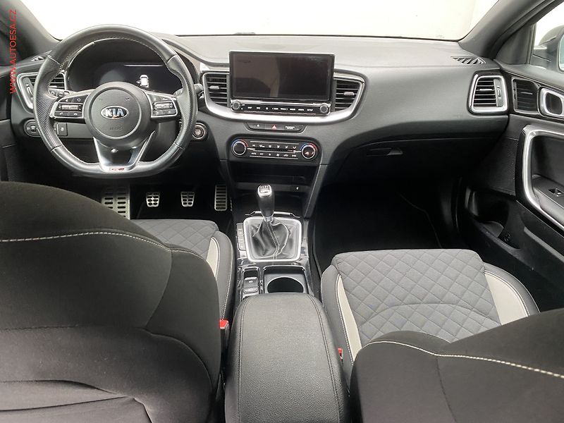 Kia ProCeed (2021) 1.5 T-GDi, GT Line, navi, TZ - fotka 8 z 18