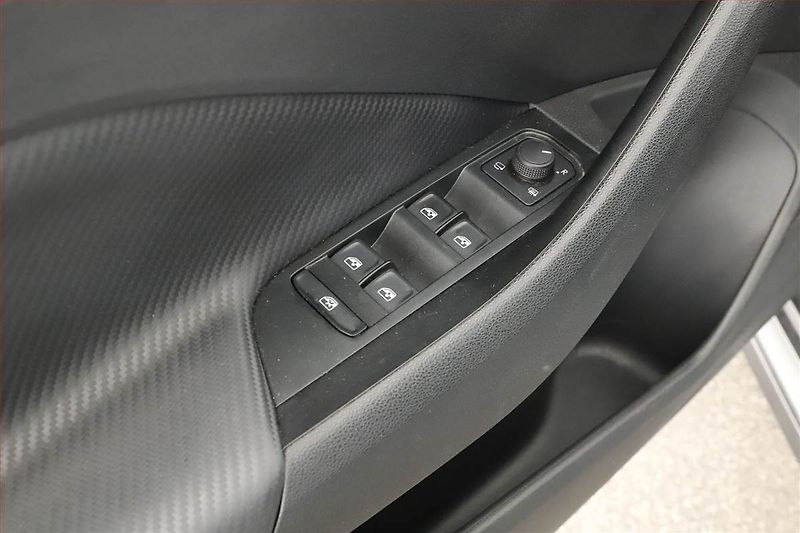 Škoda Kamiq (2025) 1.5 TSI, MONTE CARLO, AUTOMAT - fotka 17 z 17