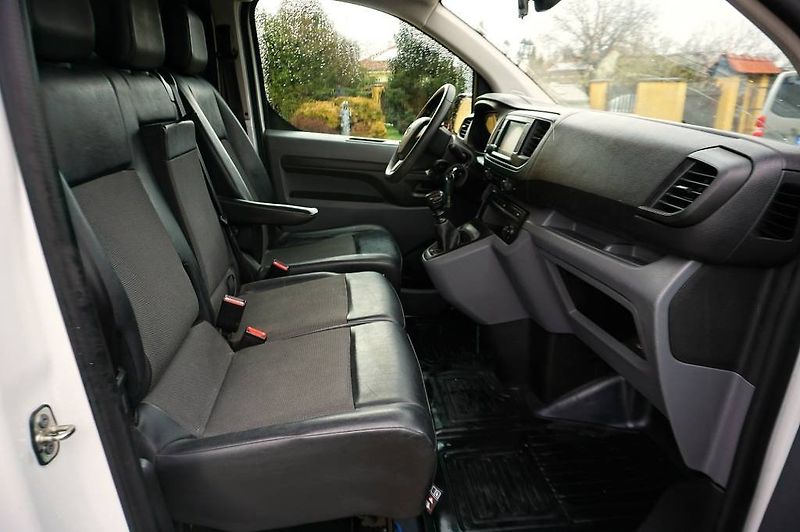 Toyota ProAce (2021) 2,0 D-4D 90 kW - fotka 16 z 28