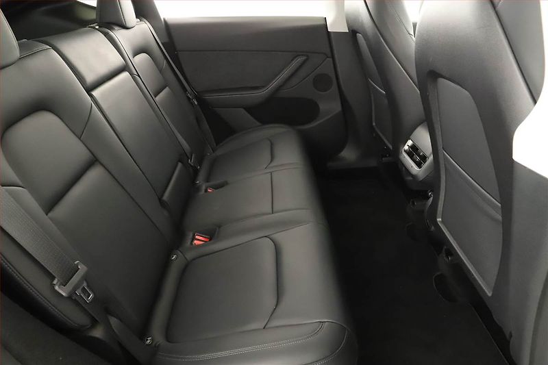 Tesla Model Y (2023) Long Range AWD 79kWh, SoH 92% - fotka 7 z 19