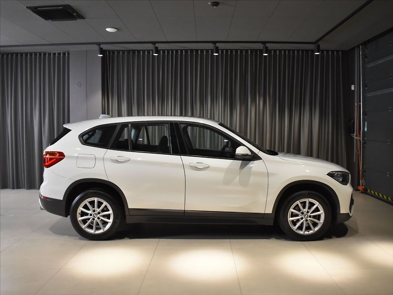 BMW X1 2,0 118D - fotka 3 z 23