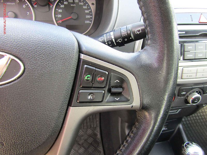 Hyundai i20 (2013) 1.2i, ČR, servis.kniha, AC - fotka 18 z 19