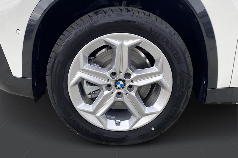 BMW X1 sDrive18d - fotka 3 z 8