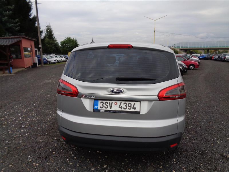 Ford S-MAX 2,0 - fotka 7 z 15