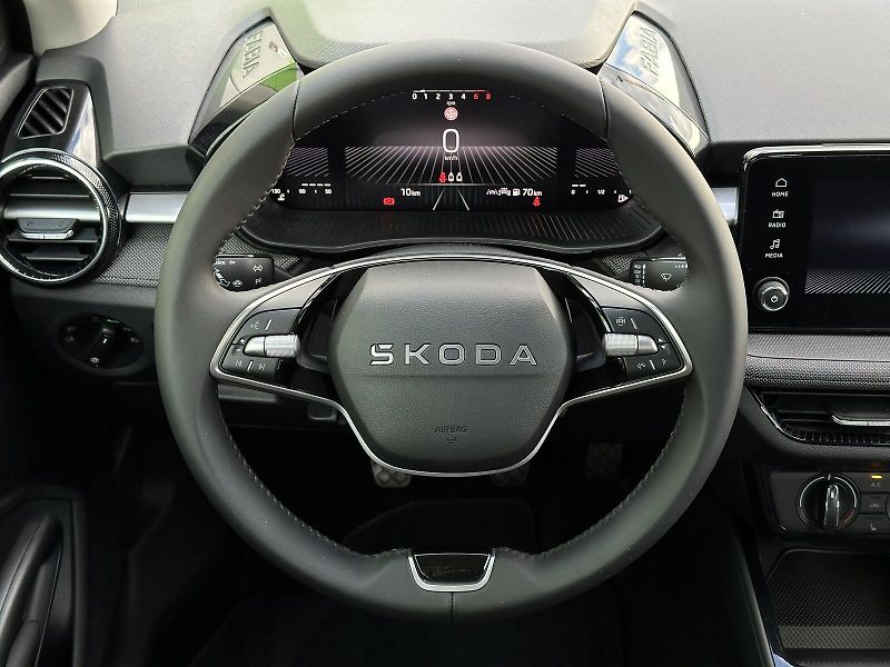 Škoda Fabia 1.0MPi 80PS LED V.Cockpit Temp - fotka 19 z 38