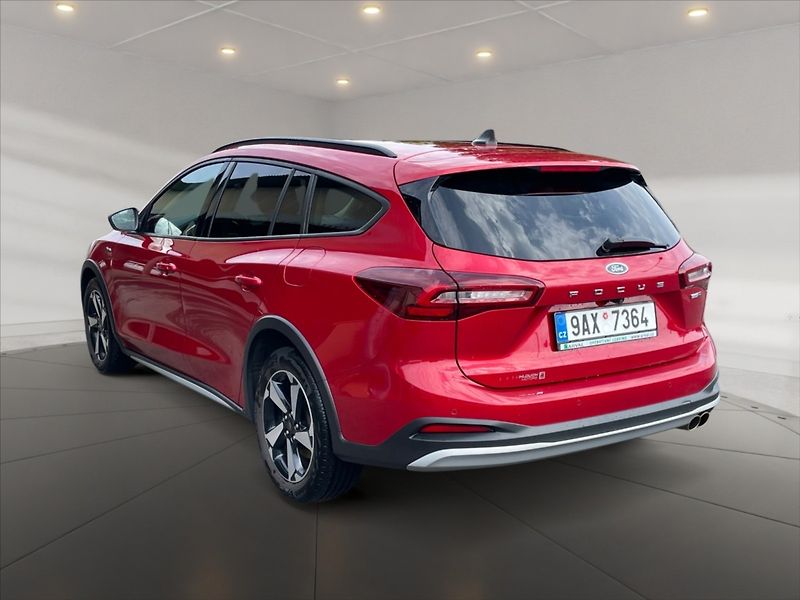 Ford Focus 1,0 mHEV 114 ST Line X - fotka 4 z 11