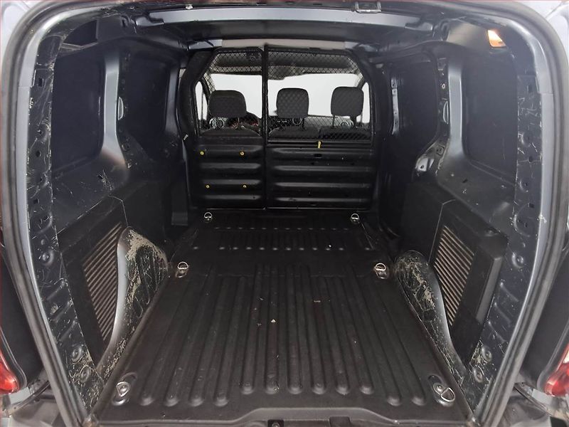 Citroën Berlingo (2013) 1.6 HDi, 3Místa, ČR, 1Maj, DPH - fotka 11 z 12