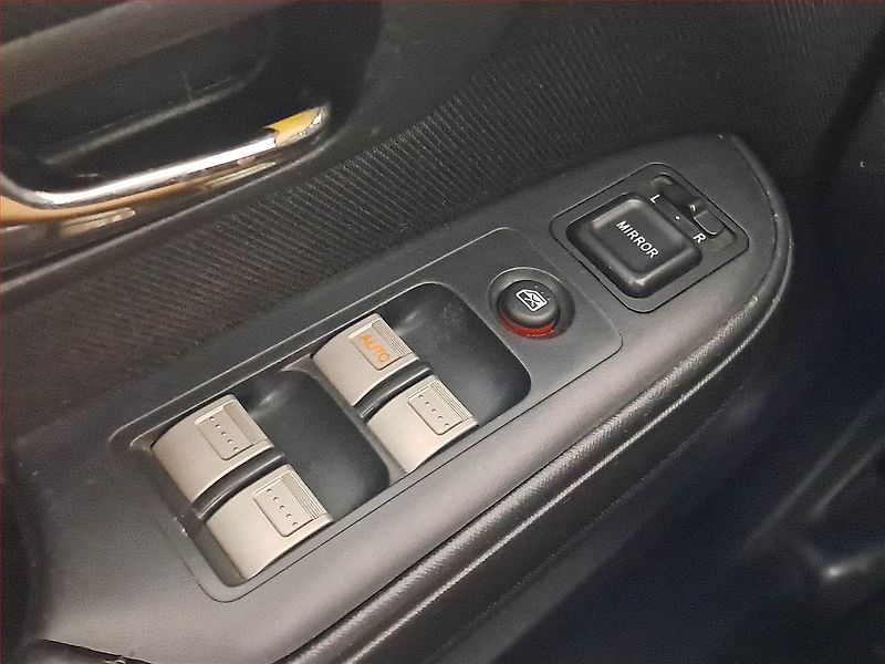 Honda CR-V (2005) 2.0 i, LPG, 4X4, nová STK - fotka 16 z 18