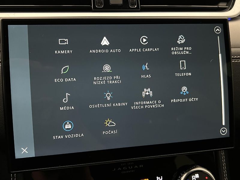 Jaguar F-Pace D200 R-DYNAMIC SE AWD AUT  - fotka 33 z 49