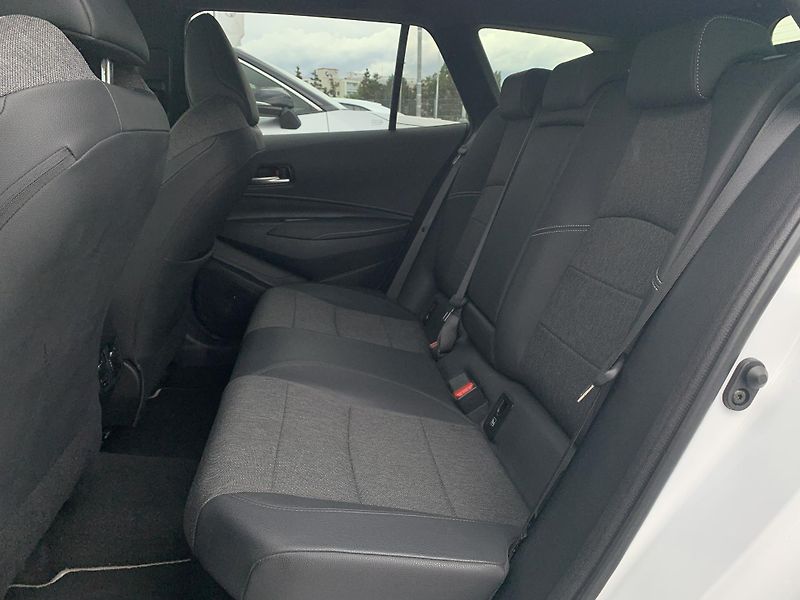 Toyota Corolla TS STYLE 1.8 HEV 103kW e-CVT - fotka 6 z 29