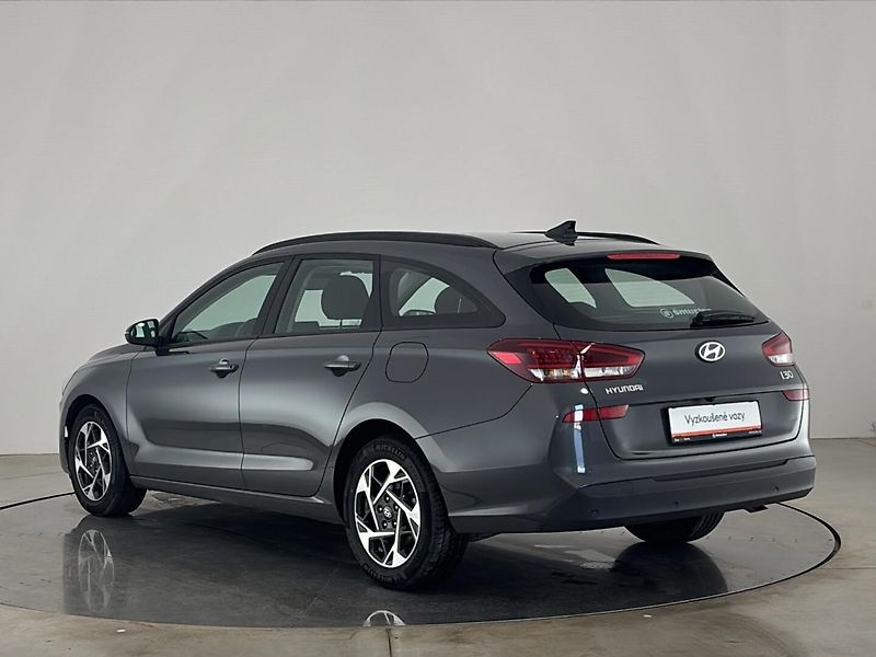Hyundai i30 Smart DCT - fotka 15 z 27
