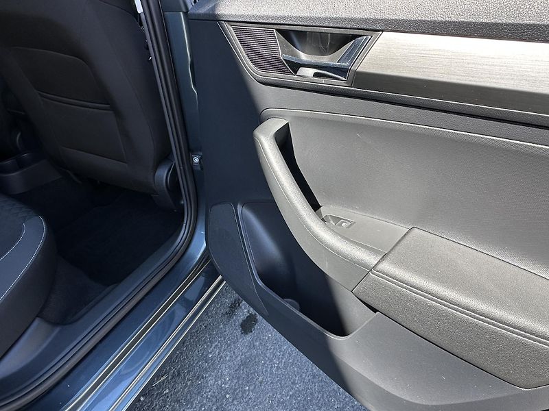 Škoda Rapid (2018) SPACEBACK* DSG *1.0TSI / 1.Maj - fotka 23 z 36