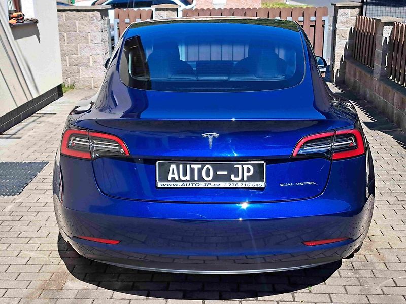 Tesla Model 3 (2023) AWD LED ACC 18ALU NAVI SOH 92% - fotka 4 z 11