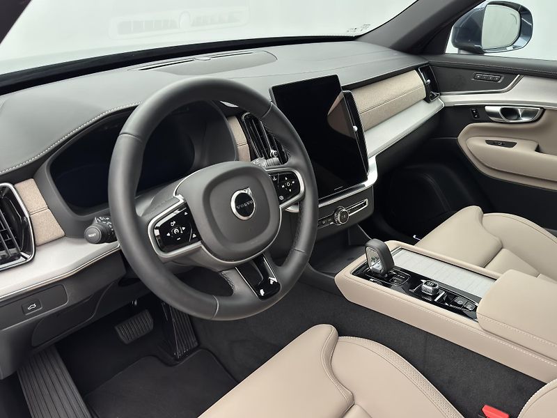 Volvo XC90 B5 AWD CORE CZ REZERVACE - fotka 23 z 44