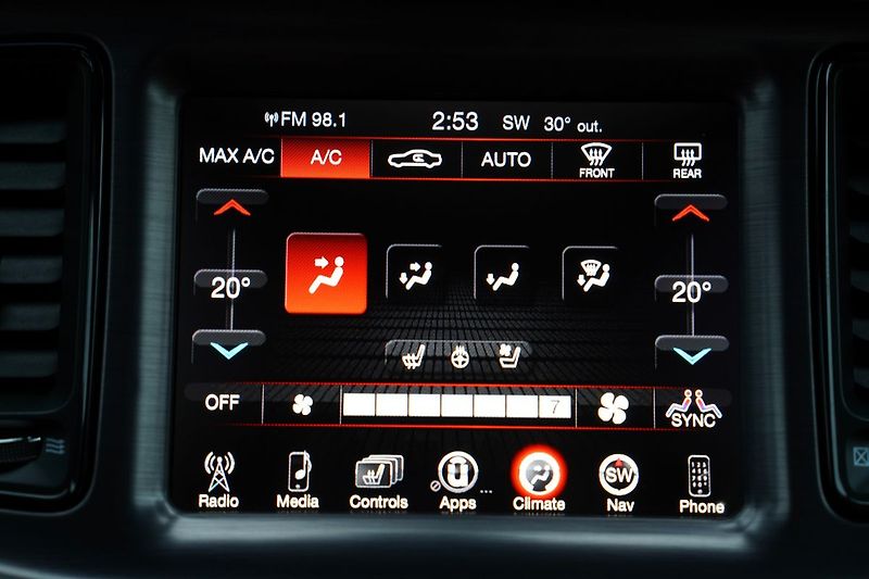 Dodge Challenger 5.7L V8 Hemi/Shaker/kůže/375 P - fotka 37 z 41