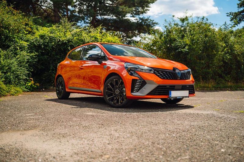 Renault Clio (2025) E-Tech Hybrid, Esprit Alpine - fotka 2 z 32