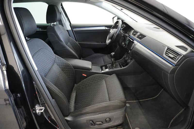 Škoda Superb 2,0 TDI 110kW - fotka 29 z 32