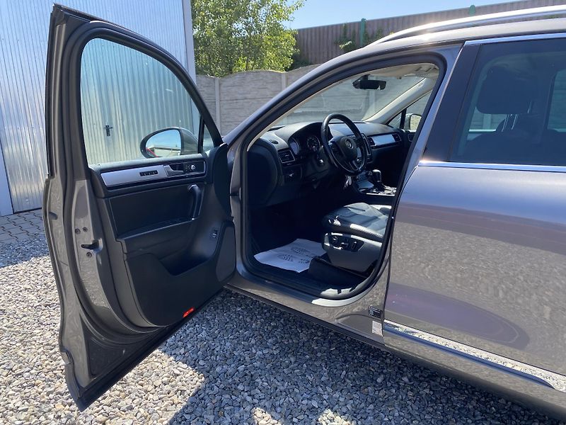 Volkswagen Touareg 3.0TDi 4x4 FL 2017 ELEGANCE 1A - fotka 148 z 176