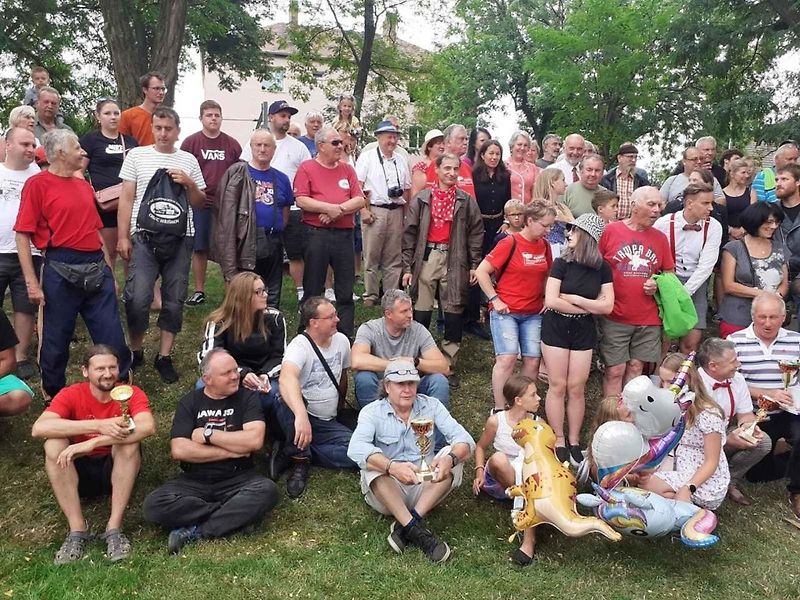 Do Hříškova dorazil na jubilejní veteránský sraz rekordní počet vozidel.