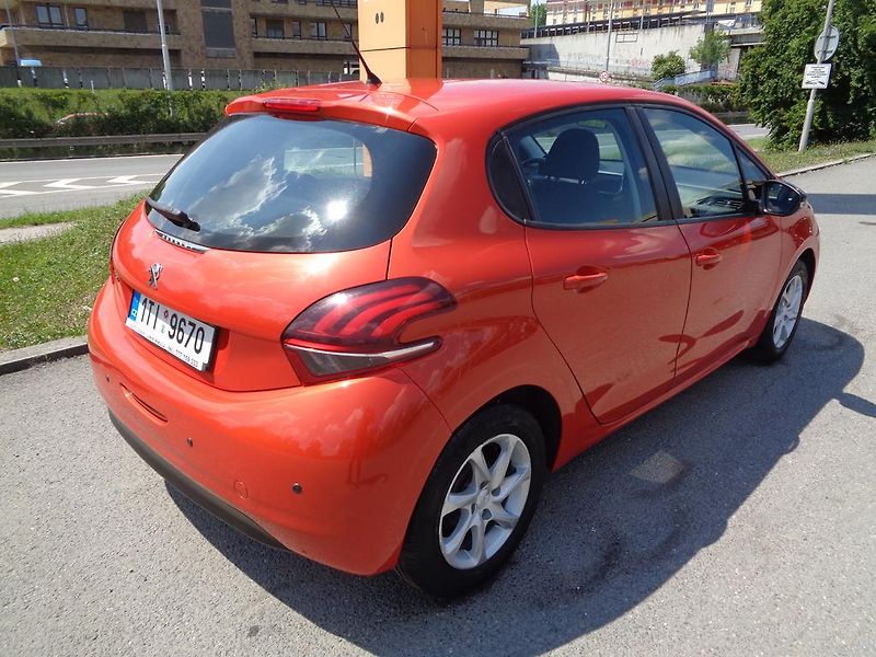 Peugeot 208 (2016) 1.2i  KOUPENO ČR - fotka 6 z 10