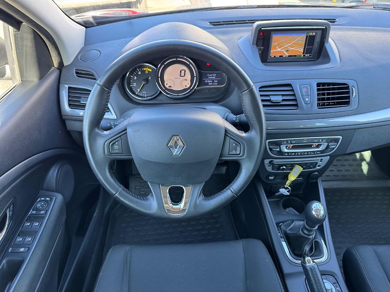 Renault Mégane (2015) Limited 1.5 DCI 81 KW - fotka 11 z 19