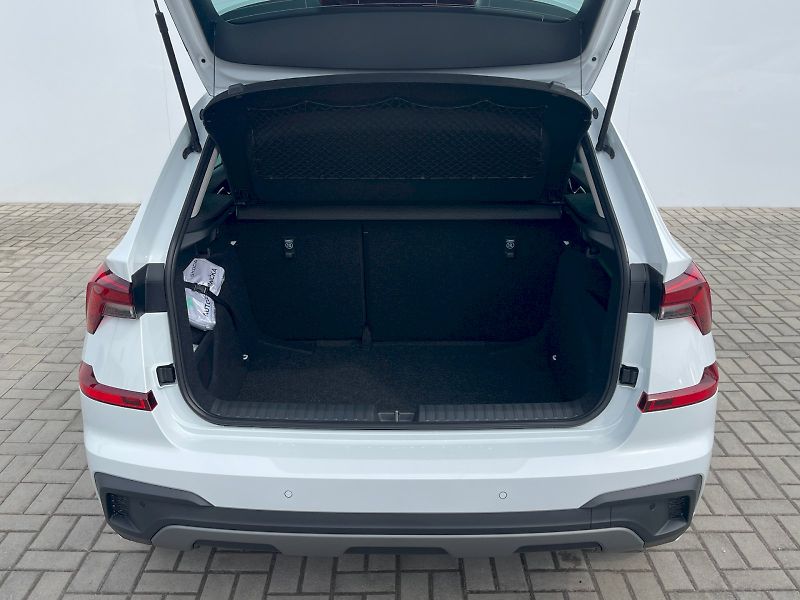 Škoda Kamiq (2026) 1,0 TSI / 85 kW DSG Top Select - fotka 11 z 30