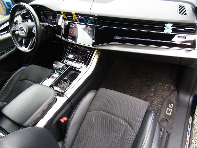 Audi Q8 (2021) 50 TDI 210kW  S-LINE - fotka 14 z 42