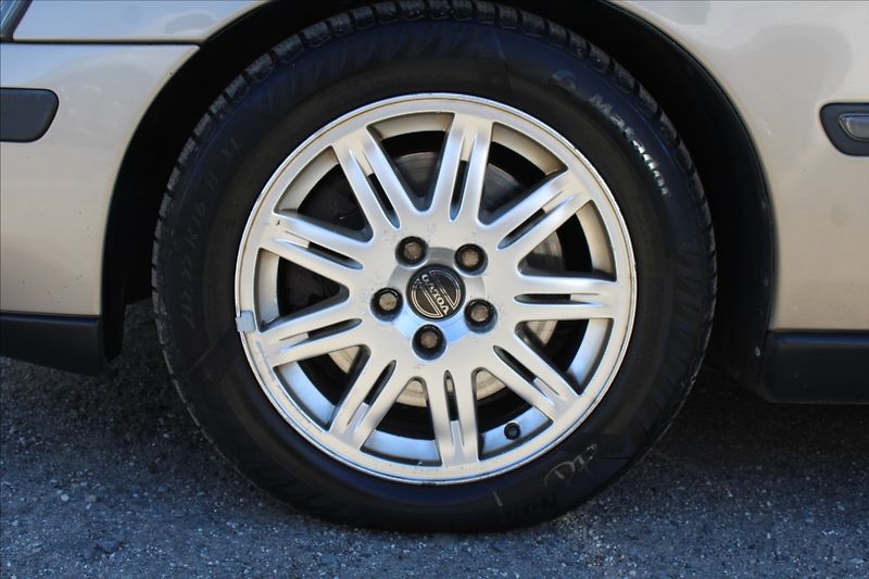 Volvo V70 2,4 D  NOVÉ V ČR,1.MAJITEL - fotka 18 z 18