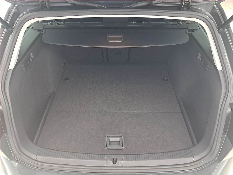 Volkswagen Golf (2017) 1.6 TDI, Tempomat - fotka 13 z 17