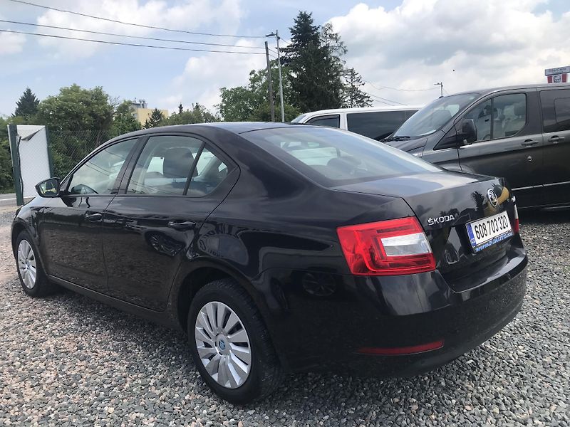Škoda Octavia 1.6 TDI 85 KW,TEMPOMAT,ČR.. - fotka 7 z 13