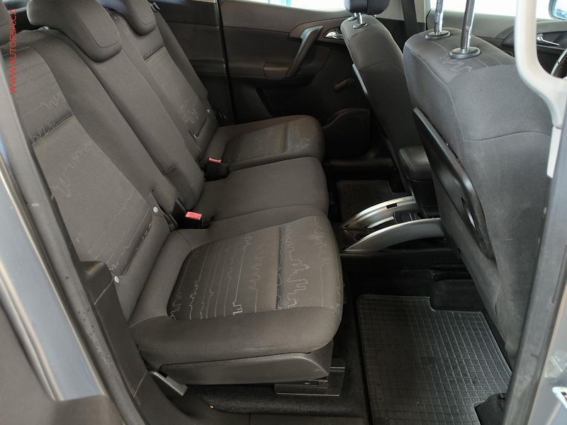 Opel Meriva (2010) 1.7 CDTi, AC, výhřev sed - fotka 11 z 17