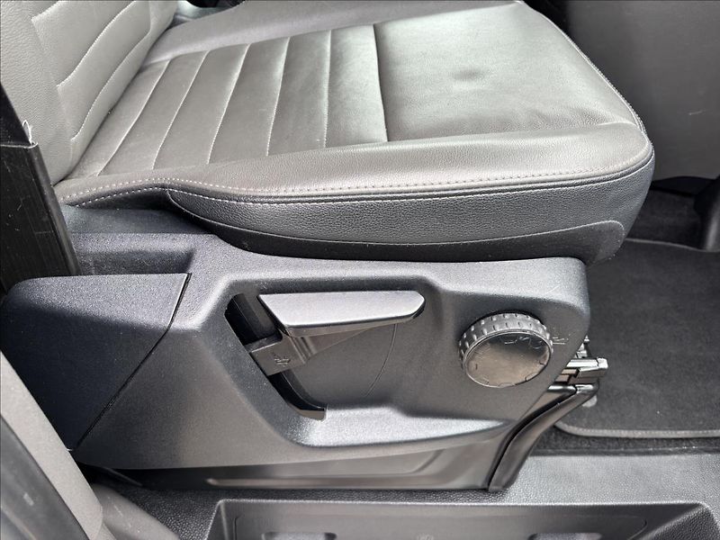 Ford Tourneo Custom 2,0 mHEV 136kW Titanium X L2 - fotka 22 z 45